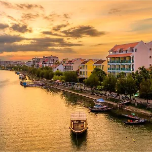 Hotel Lantana Riverside Boutique &